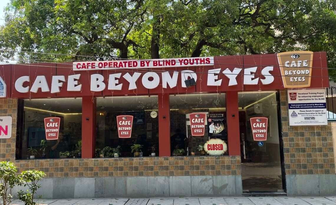 Cafe Beyond Eyes